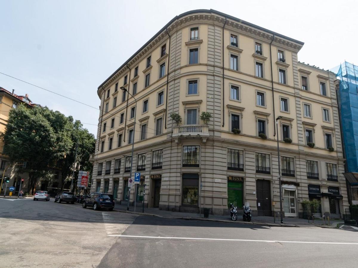 The Best Rent - Beautiful Apartment In Milan Downtown Bagian luar foto