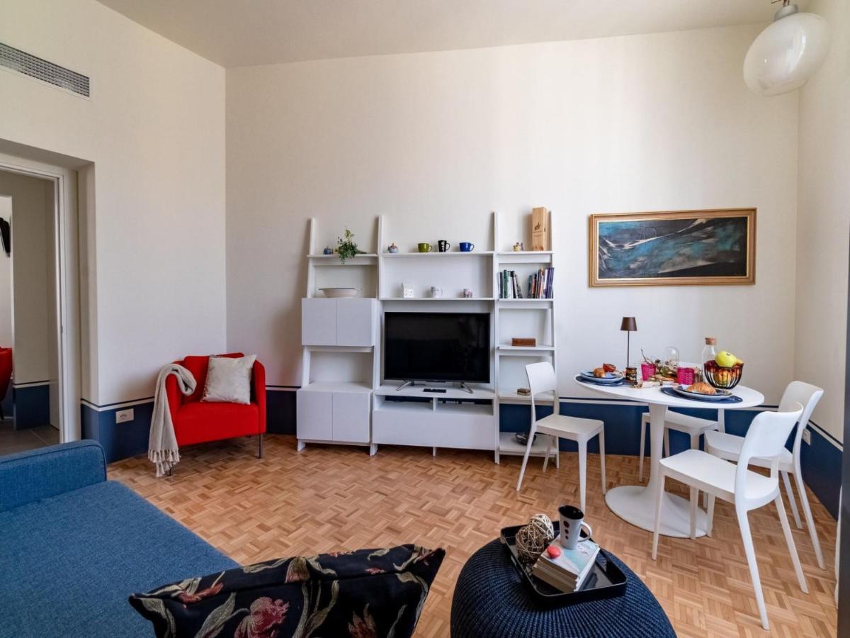 The Best Rent - Beautiful Apartment In Milan Downtown Bagian luar foto